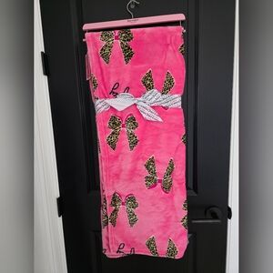 NWT Juicy Couture Pink Leopard Bow Design Throw
